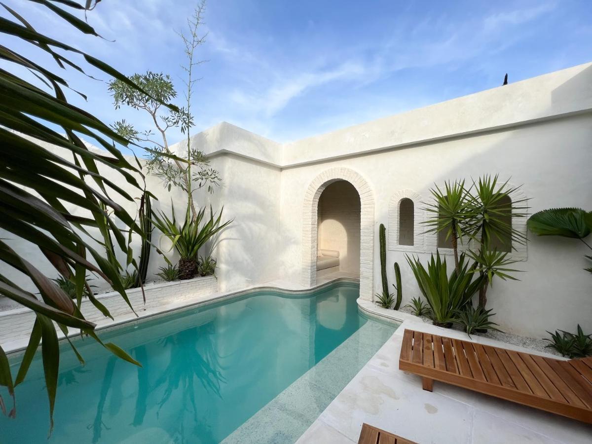 Breathe Boutique Suites Улувату Экстерьер фото